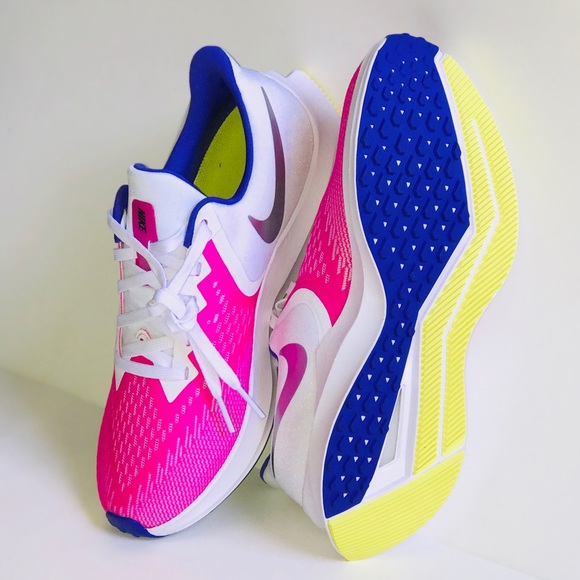 nike zoom winflo women's running shoes